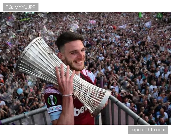 西汉姆联勇夺欧协联冠军，实现历史性突破