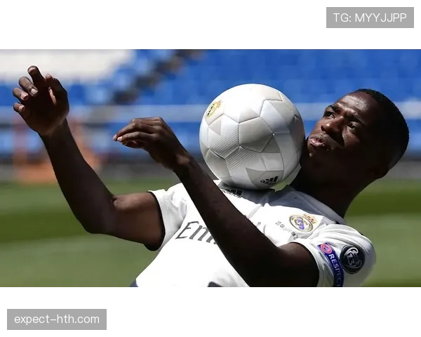 维尼修斯情绪与比赛表现解析：争议事件是否影响竞技状态