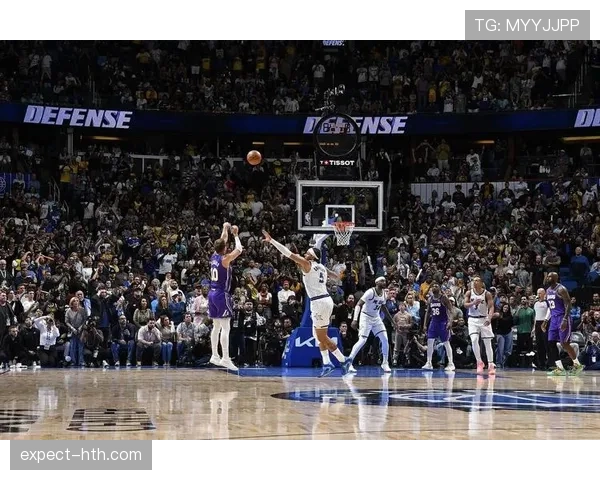 安东尼·戴维斯内线强攻效率提升明显，挡拆拉开防守助力湖人关键时刻得分